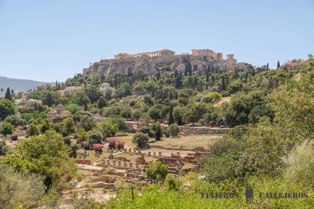 Vistas de la Acrópolis desde el Ágora Antigua