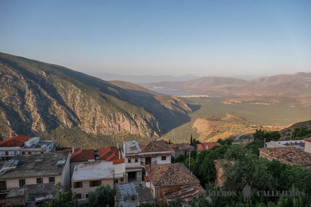 Vistas desde nuestra terraza del hotel de Delfos