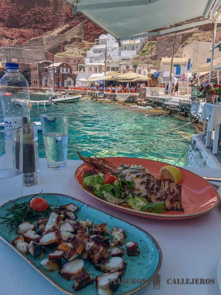 Comiendo en el Puerto Viejo