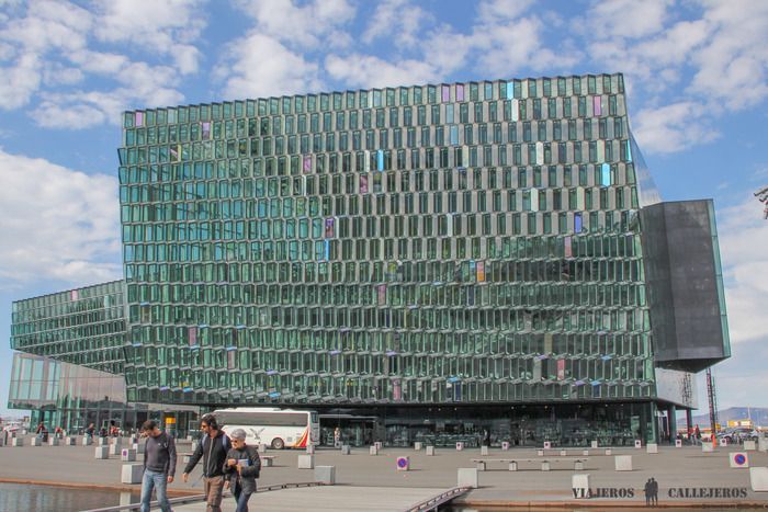 Harpa, uno de los lugares que visitar en Reikiavik