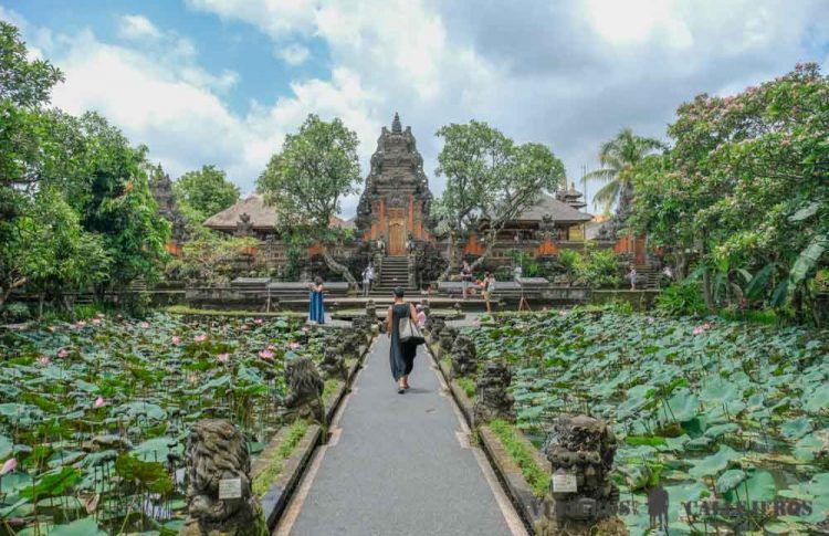 Pura Saman Saraswat