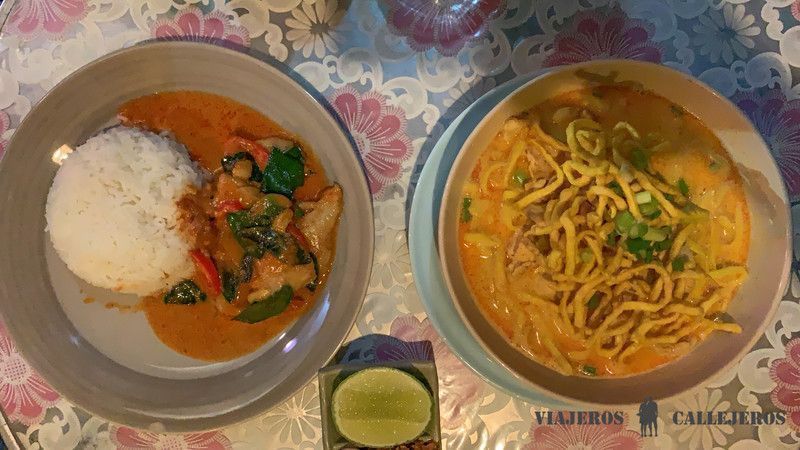 Probar el Curry y el Khao Soi, una de las mejores cosas que hacer en Chiang Rai