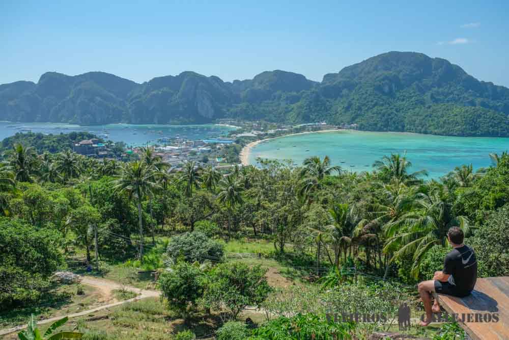 Subir al mirador, una de las cosas que hacer en Phi Phi