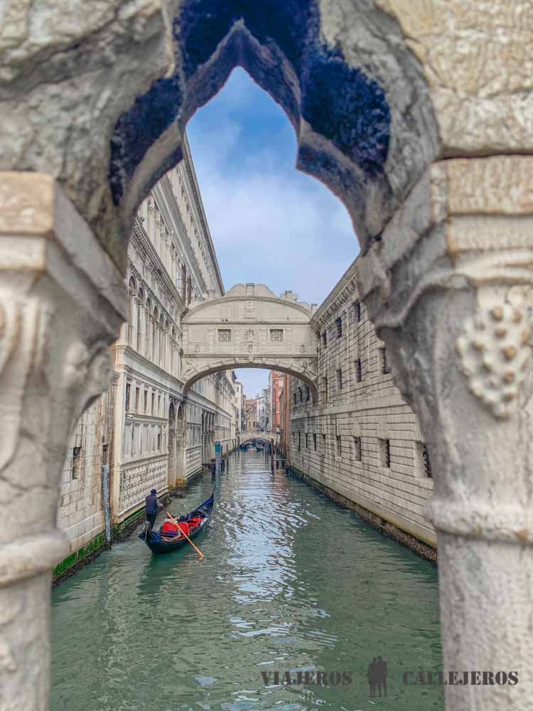 Puente de los Suspiros en Venecia