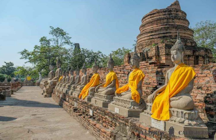 Wat Yai Chay Mongkol