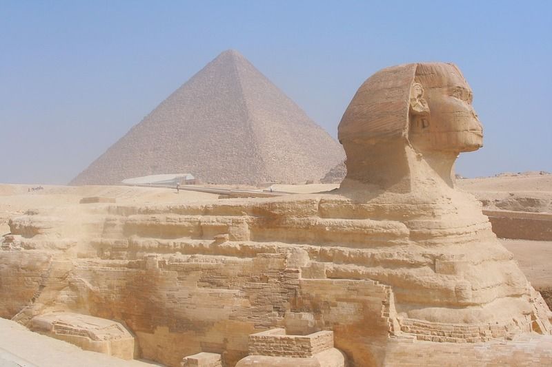 La Gran Esfinge y las Pirámides de Giza