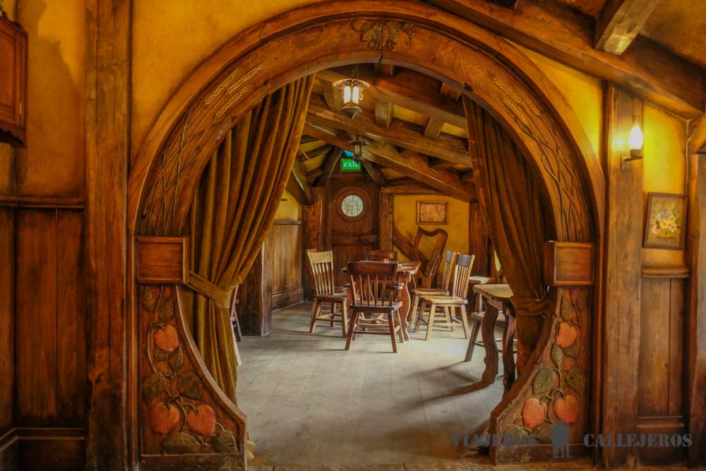 Hobbiton Movie Set