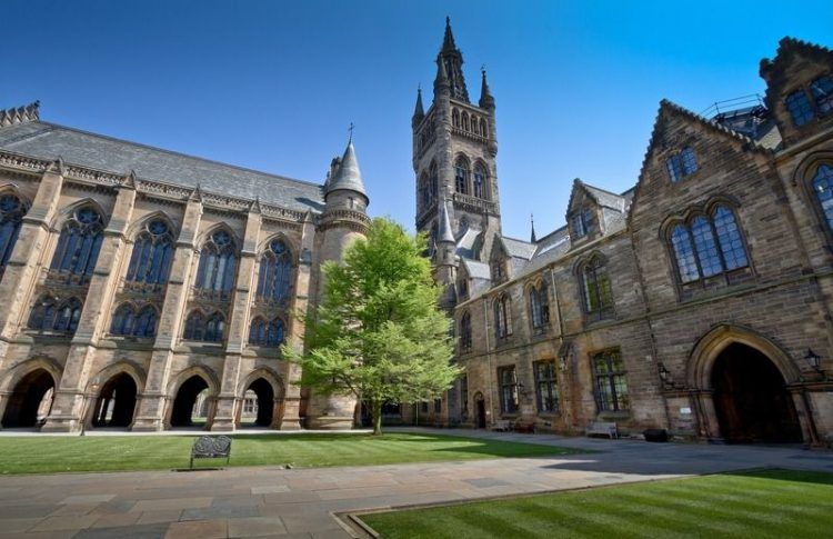 Universidad, punto final del Free tour en Glasgow en español