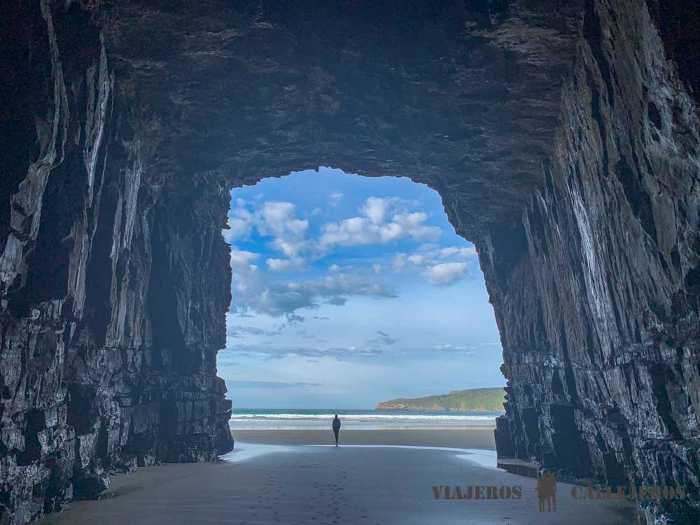 Cathedral Caves, uno de los lugares que ver en Southland