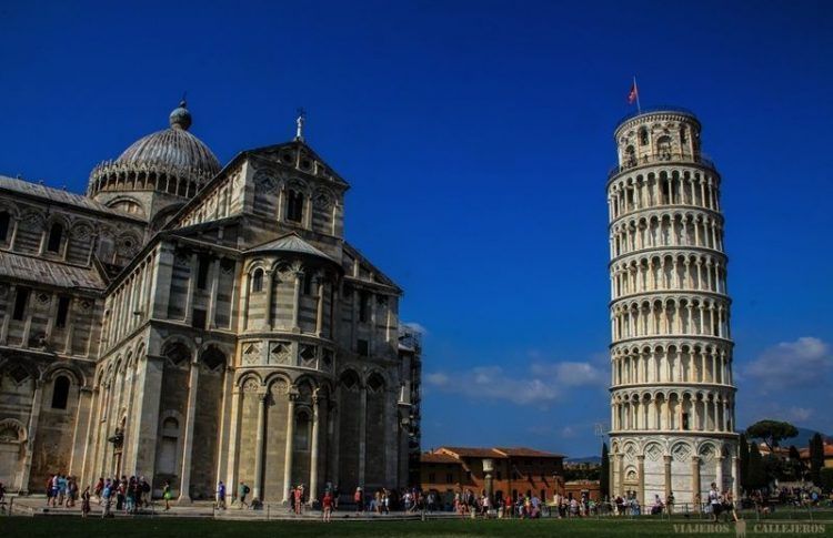 Piazza dei Miracoli, una de las mejores zonas donde alojarse en Pisa