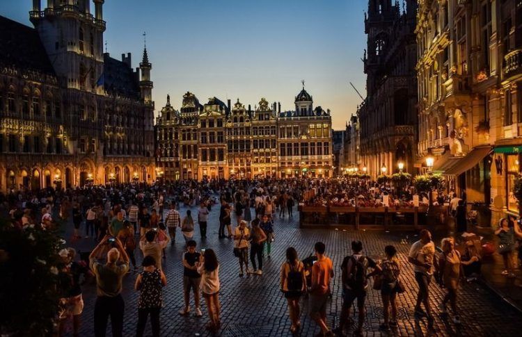 La Grand Place de noche