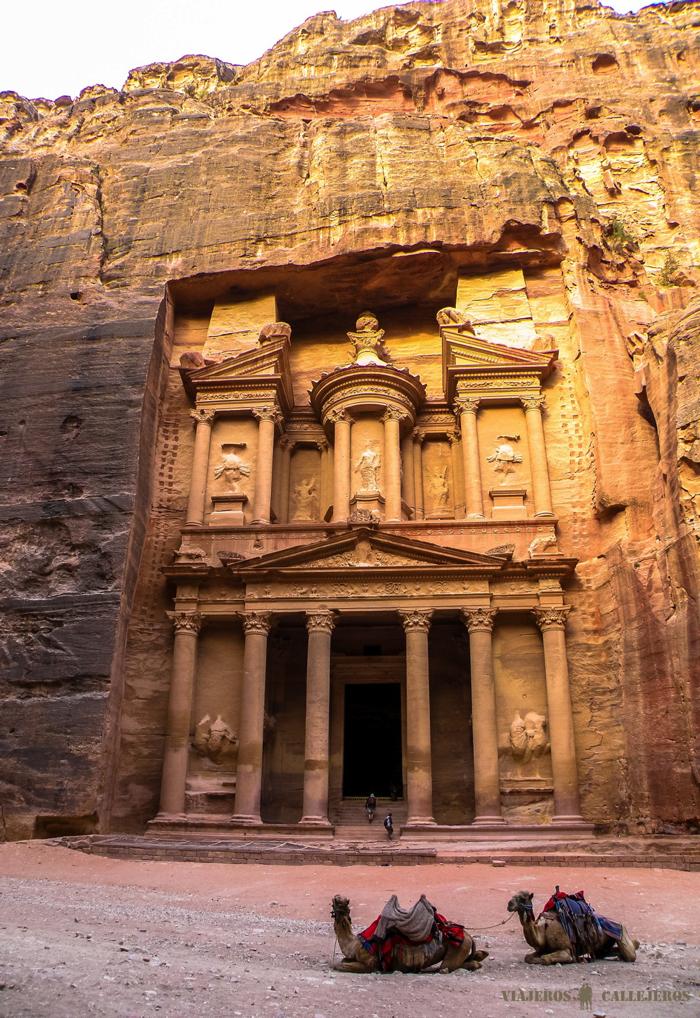 Petra en Jordania, otra de las maravillas del mundo que ver una vez en la vida