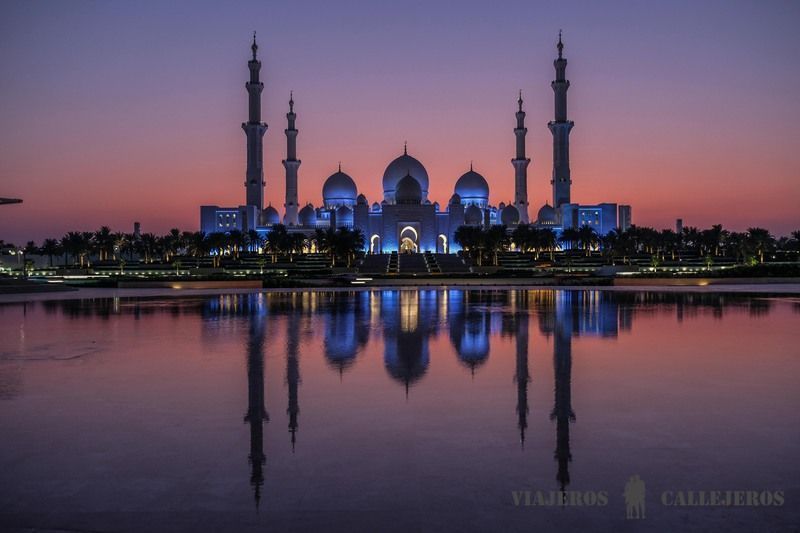 Sheikh Zayed desde el Oasis of Dignity