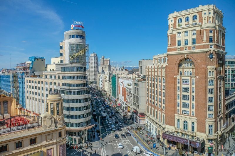 La Gran Vía, otro de los lugares que ver en Madrid