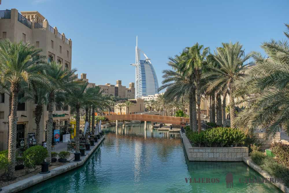 Vistas del Burj Al Arab desde Souk Madinat Jumeirah