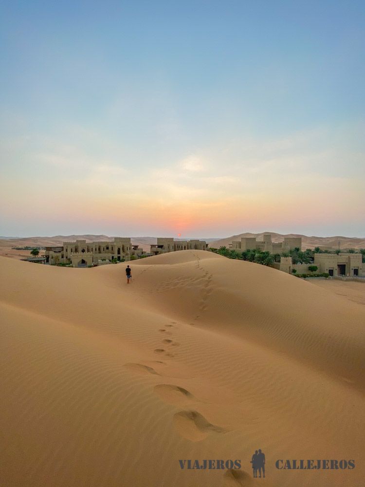 Atardecer en el Qasr Al Sarab Desert Resort