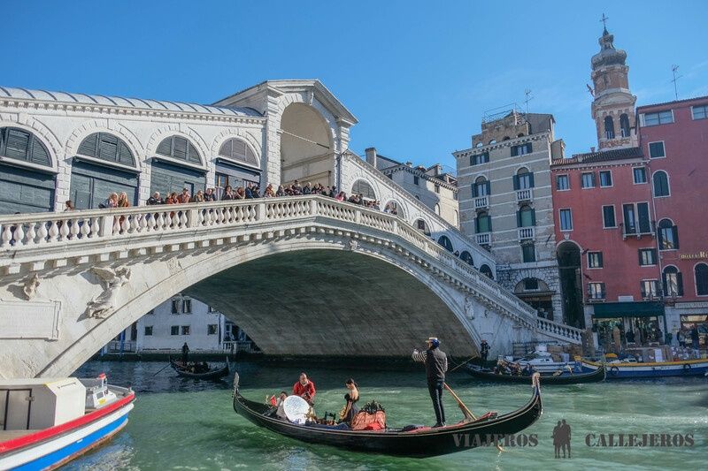 Puente Rialto, uno de los lugares que visitar en Venecia