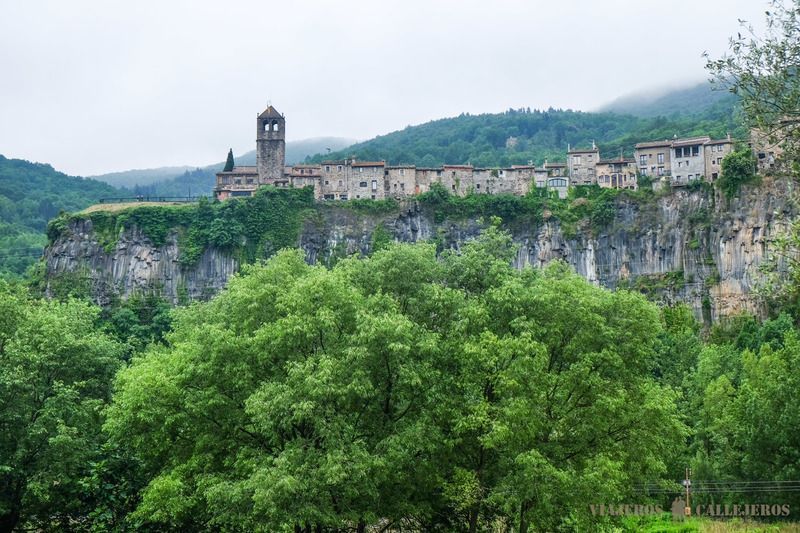 Castellfollit de la Roca, otra de las mejores excursiones desde Lloret de Mar