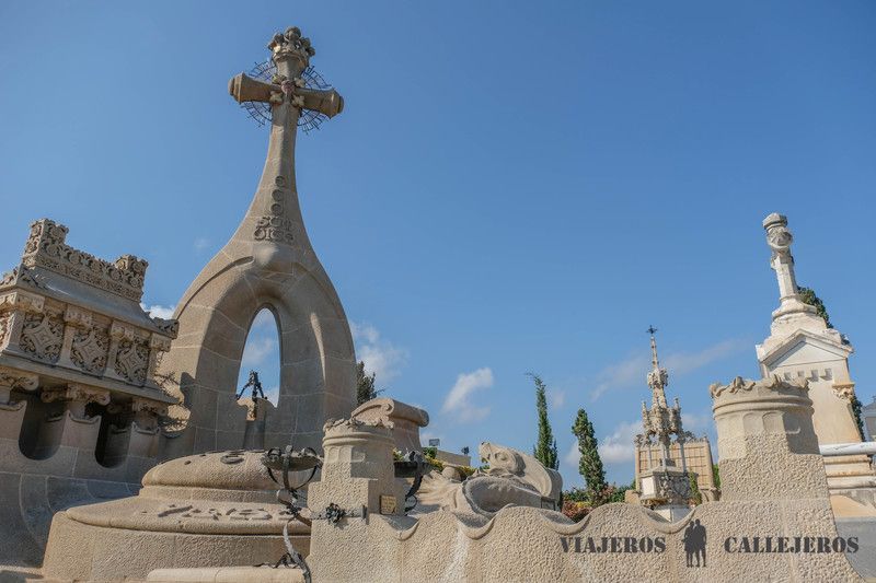 Conocer el cementerio Modernista en la ruta indiana, otro de los consejos para viajar a Lloret de Mar