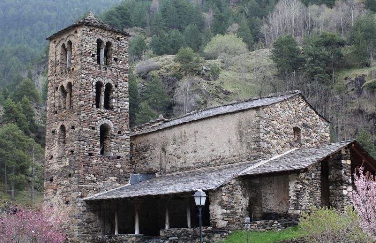 Iglesia de Sant Joan de Caselles