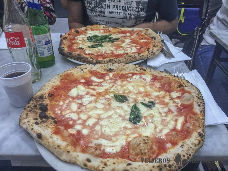 Comer pizza, una de las mejores cosas que hacer en Nápoles