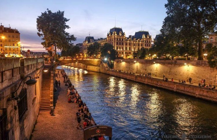 El río Sena en París