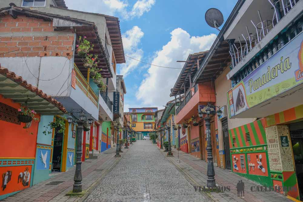 Pasear, otra de las mejores cosas que hacer en Guatapé