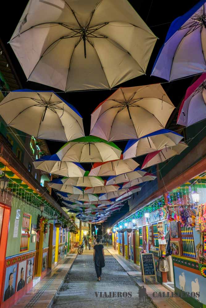 Calle de nuestro hotel en Guatapé
