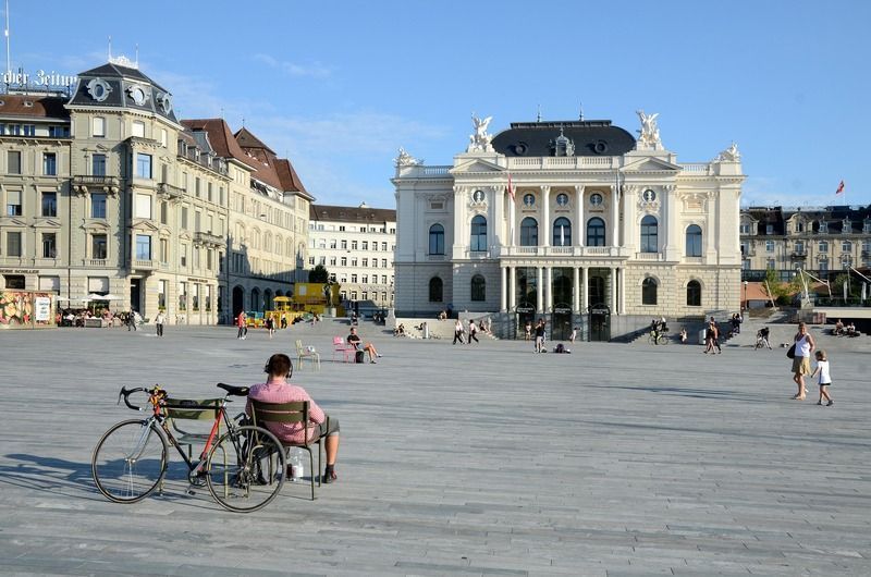Visitar la Ópera, una de las cosas que hacer en Zúrich