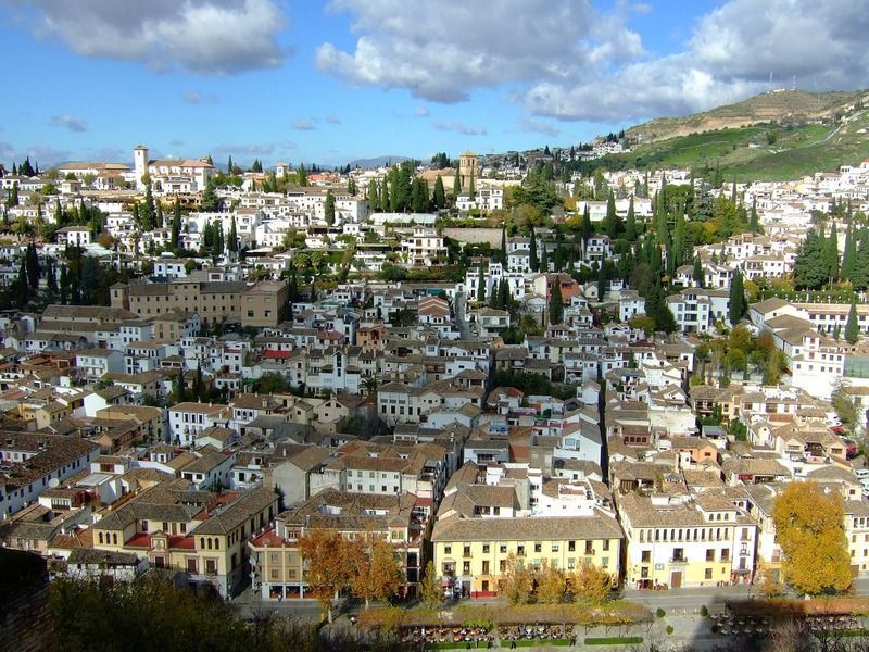 Albaicín, uno de los lugares a visitar en los free tours en Granada