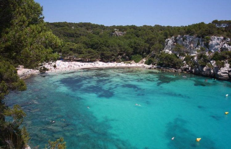 Macarella, una de las calas que ver en Menorca