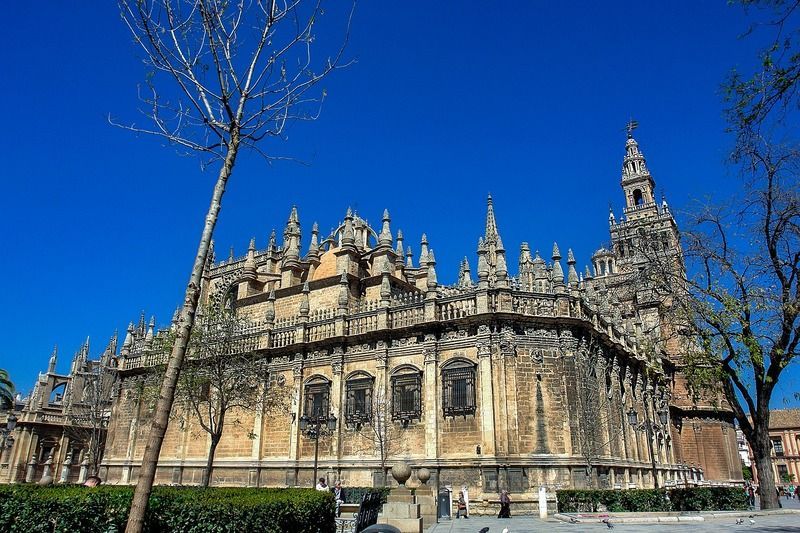 La Catedral, uno de los lugares que visitarás en los free tours en Sevilla