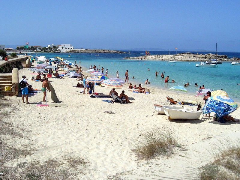 Es Pujols, playas de Formentera