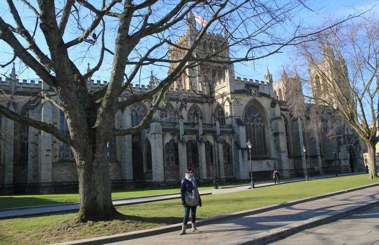 Parada en la Catedral, en el Free tour en Bristol en español