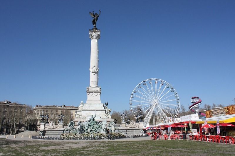 Place des Quinconces, uno de los lugares que visitar en Burdeos