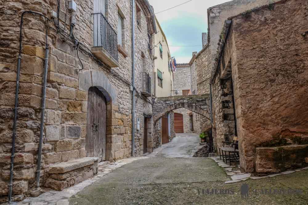 Calles de Guimerà, el pueblo medieval más bonito de Cataluña