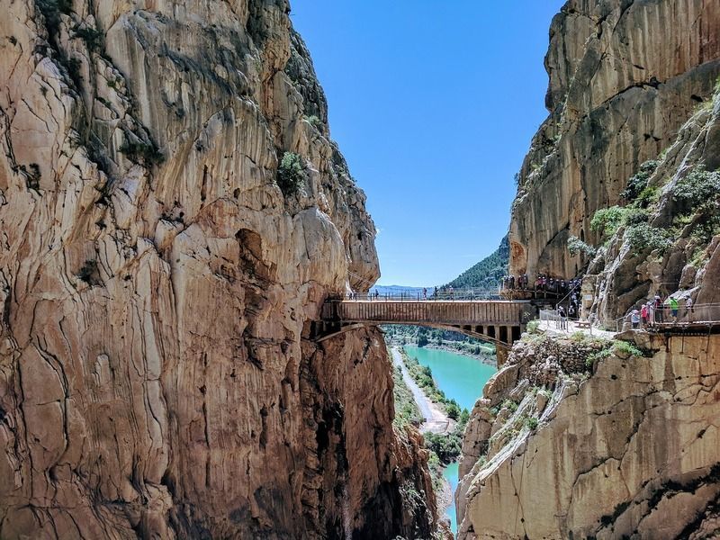 Recorrer el Caminito del Rey, otra de las cosas que hacer en Andalucía