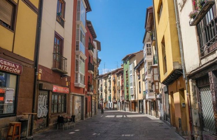 Vitoria, una de las ciudades que no puedes perderte y no podía faltar en la guía del País Vasco