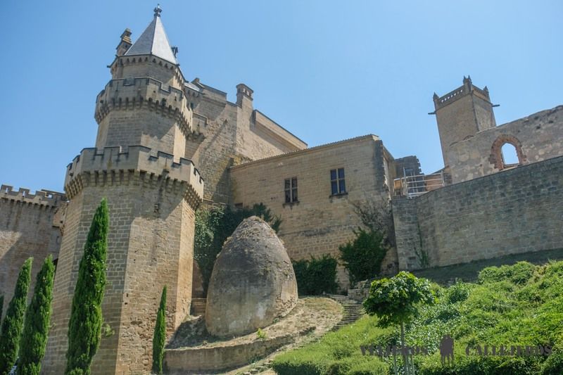 Recorrer la Muralla, una de las cosas que hacer en Olite