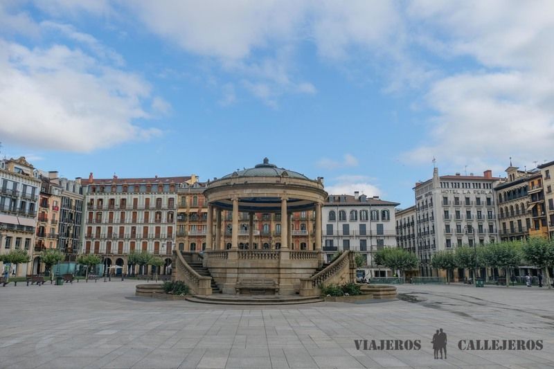 Plaza del Castillo, uno de los lugares que ver en Pamplona