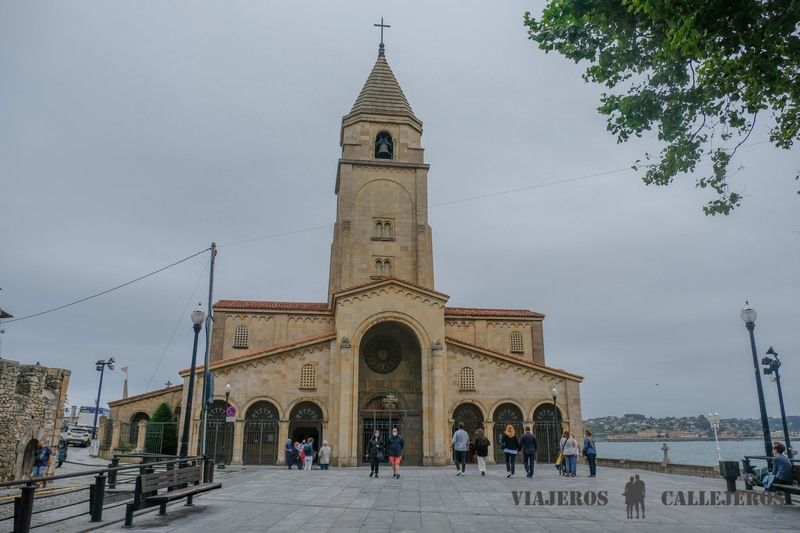 Ver la Iglesia de San Pedro Apóstol de Gijón