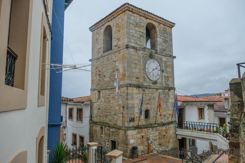 Torre del Reloj, uno de los lugares que ver en Lastres