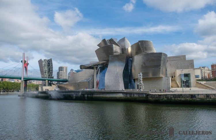 Museo Guggenheim, uno de los lugares que no puedes perderte en un viaje al País Vasco