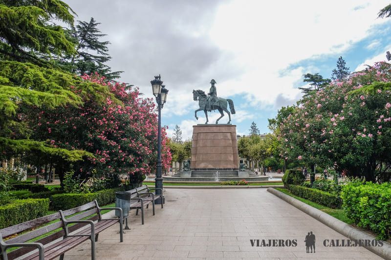 Paseo del Espolón