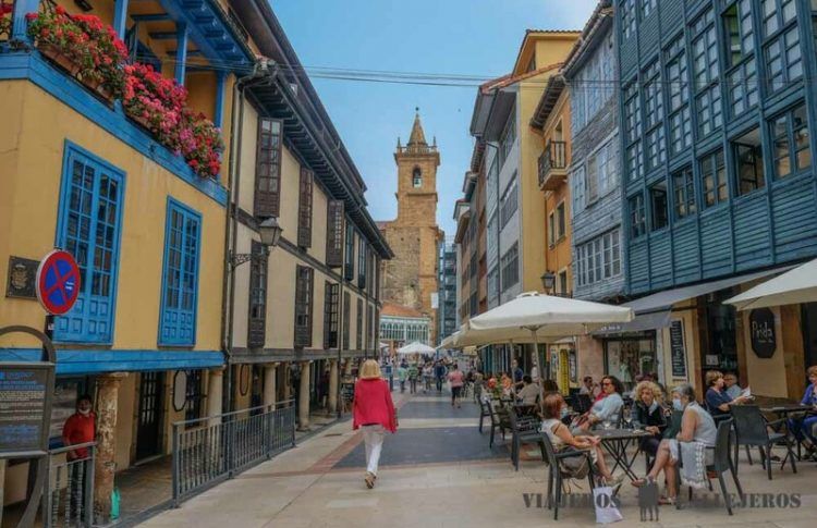 Oviedo, otra de las ciudades de la guía de Asturias