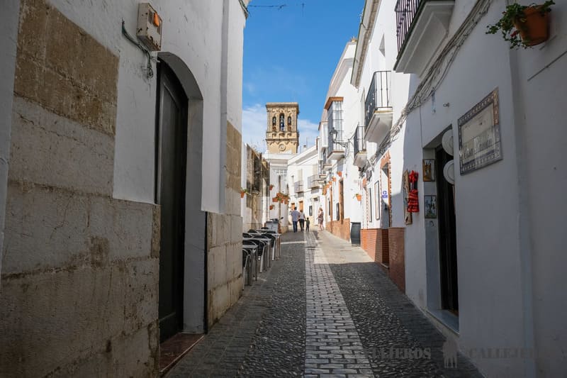 Calle Boticas, uno de los lugares que ver en Arcos de la Frontera