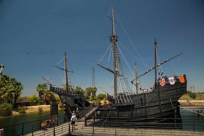 Muelle de las Carabelas, uno de los lugares que ver en Huelva