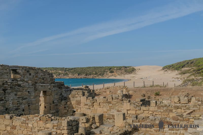 Bañarse en la Playa de Bolonia, una de las cosas que hacer en Tarifa