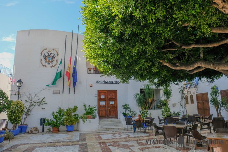 Plaza del Ayuntamiento, uno de los lugares que ver en Mojácar