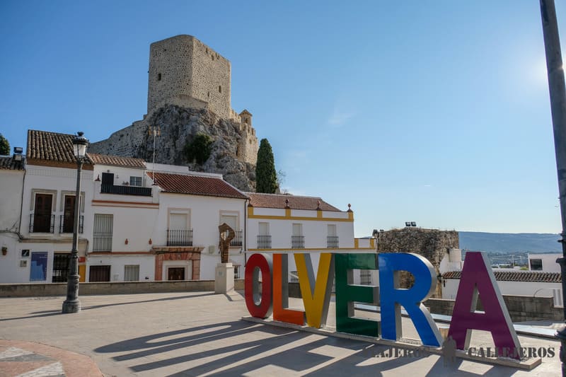 Plaza de la Iglesia, uno de los lugares que ver en Olvera